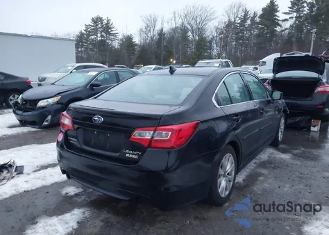 2016 Subaru Legacy 2.5I Premium z USA, uszkodzony, nr VIN 4S3BNAC63G3056118